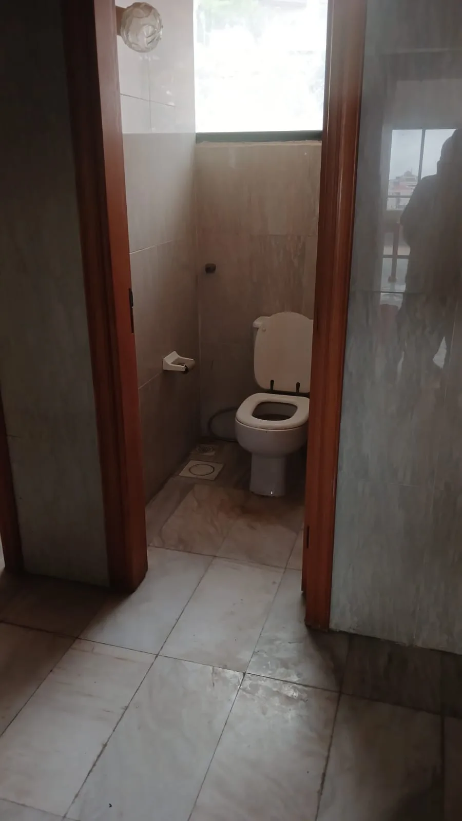 Restaurant for rent in Mtaileb — الصورة 2