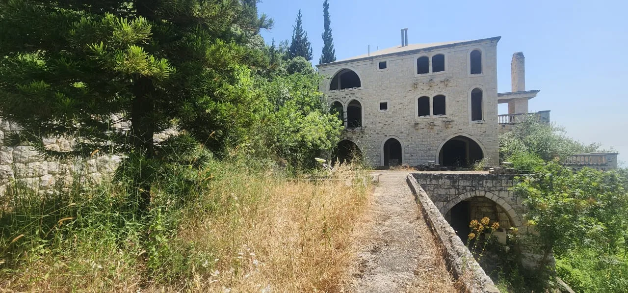 Villa for Sale in Chnaneir, Lebanon
