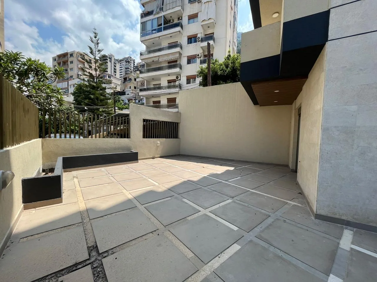 Apartment for Sale in Haret Sakher, Lebanon — الصورة 3