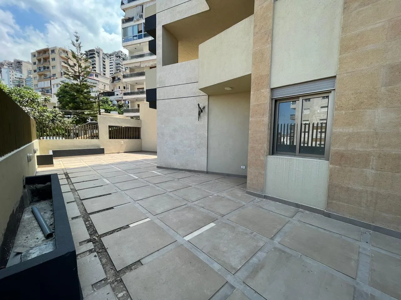 Apartment for Sale in Haret Sakher, Lebanon — الصورة 4