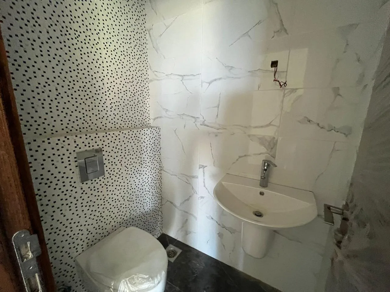 Apartment for Sale in Haret Sakher, Lebanon — الصورة 7