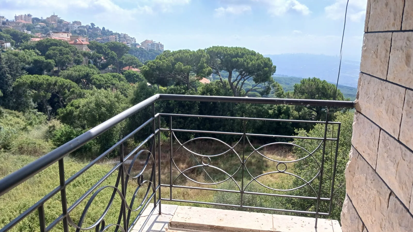 Apartment for Sale in Broummana, Lebanon — الصورة 2
