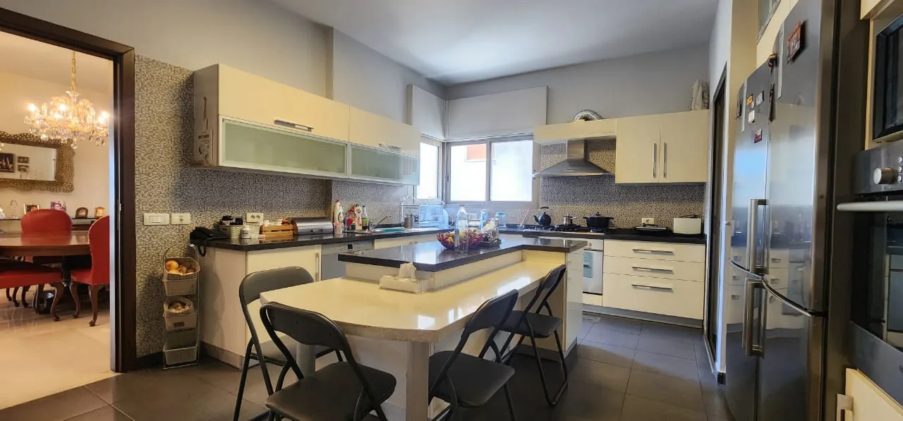 Apartment for Sale in Mar Takla, Hazmieh, Lebanon — الصورة 6