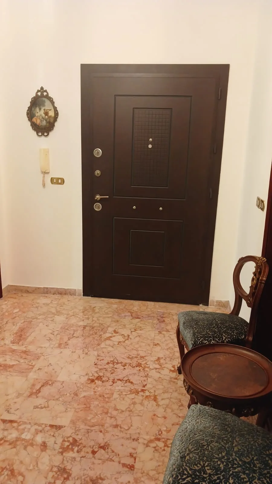 Apartment for Sale in Badaro, Beirut, Lebanon — الصورة 8