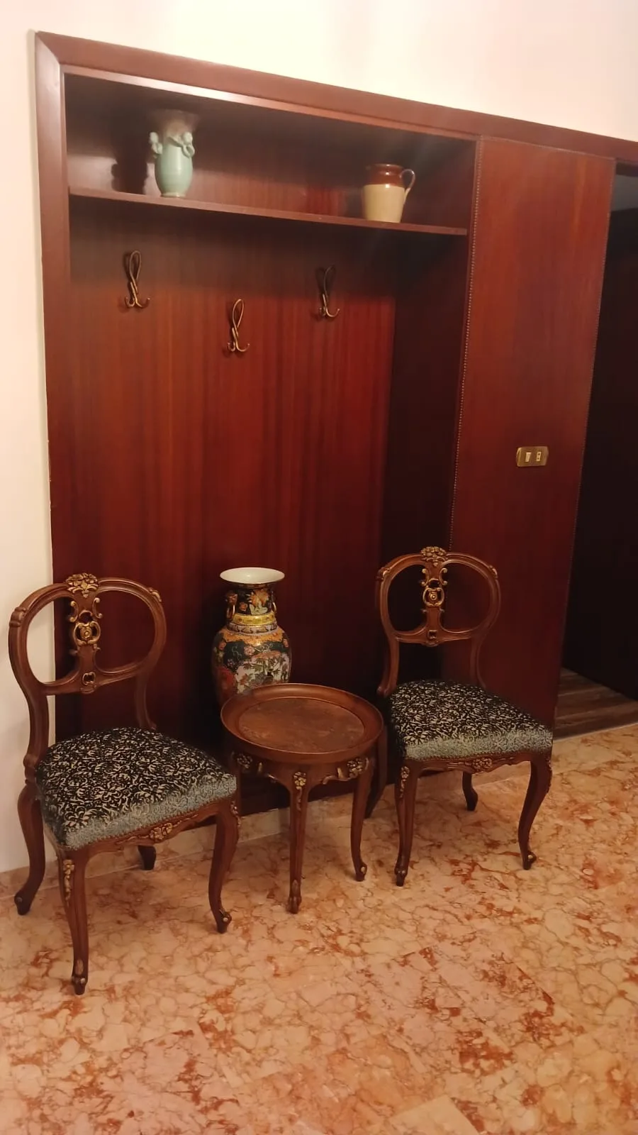 Apartment for Sale in Badaro, Beirut, Lebanon — الصورة 2