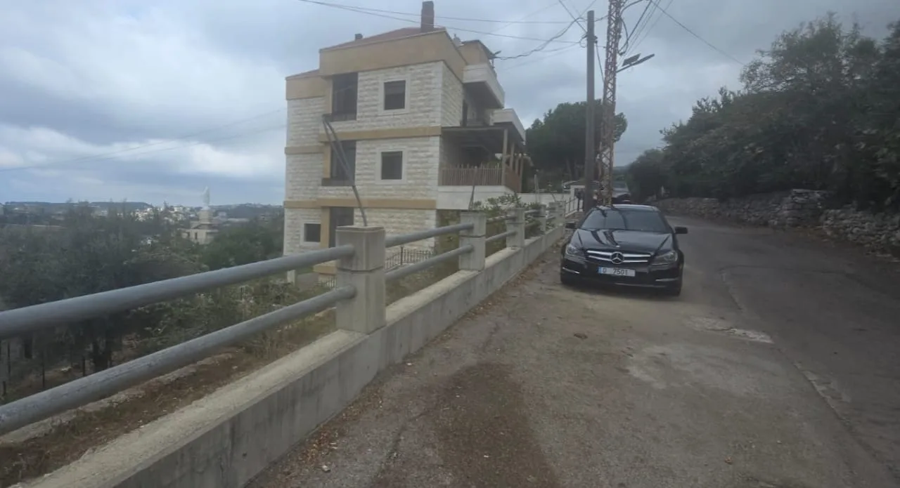 Land for Sale in Ghadras, Lebanon — الصورة 3