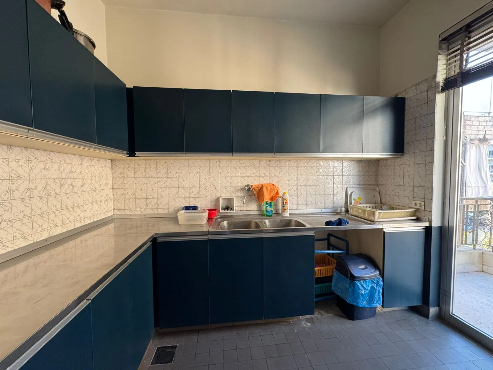 Apartment for Sale in Ain el remmeneh, baabda, Lebanon — الصورة 3