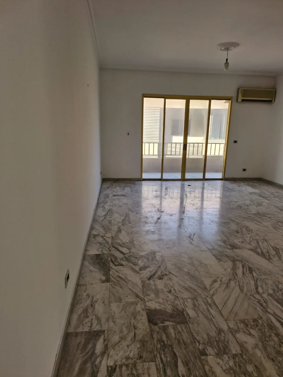 Office for Sale in Ghazir — الصورة 2