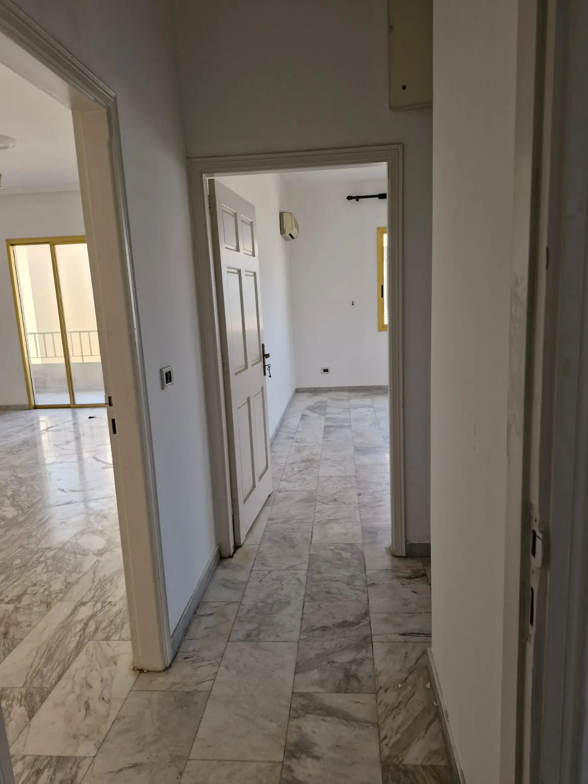 Office for Sale in Ghazir — الصورة 10