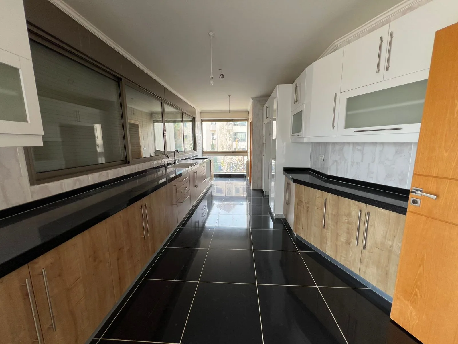 Apartment for Sale in Kfar Hbab, Lebanon — الصورة 3