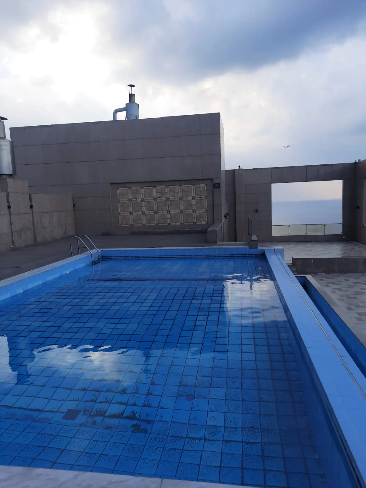 Apartment for Sale in Raoucheh, Beirut, Lebanon — الصورة 6