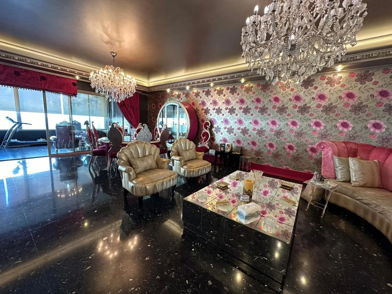 Apartment for Sale in Raoucheh, Beirut, Lebanon — الصورة 3