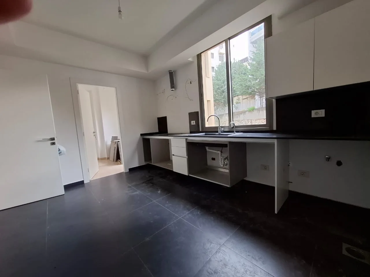 Apartment for Sale in Sahel Aalma, Lebanon — الصورة 4