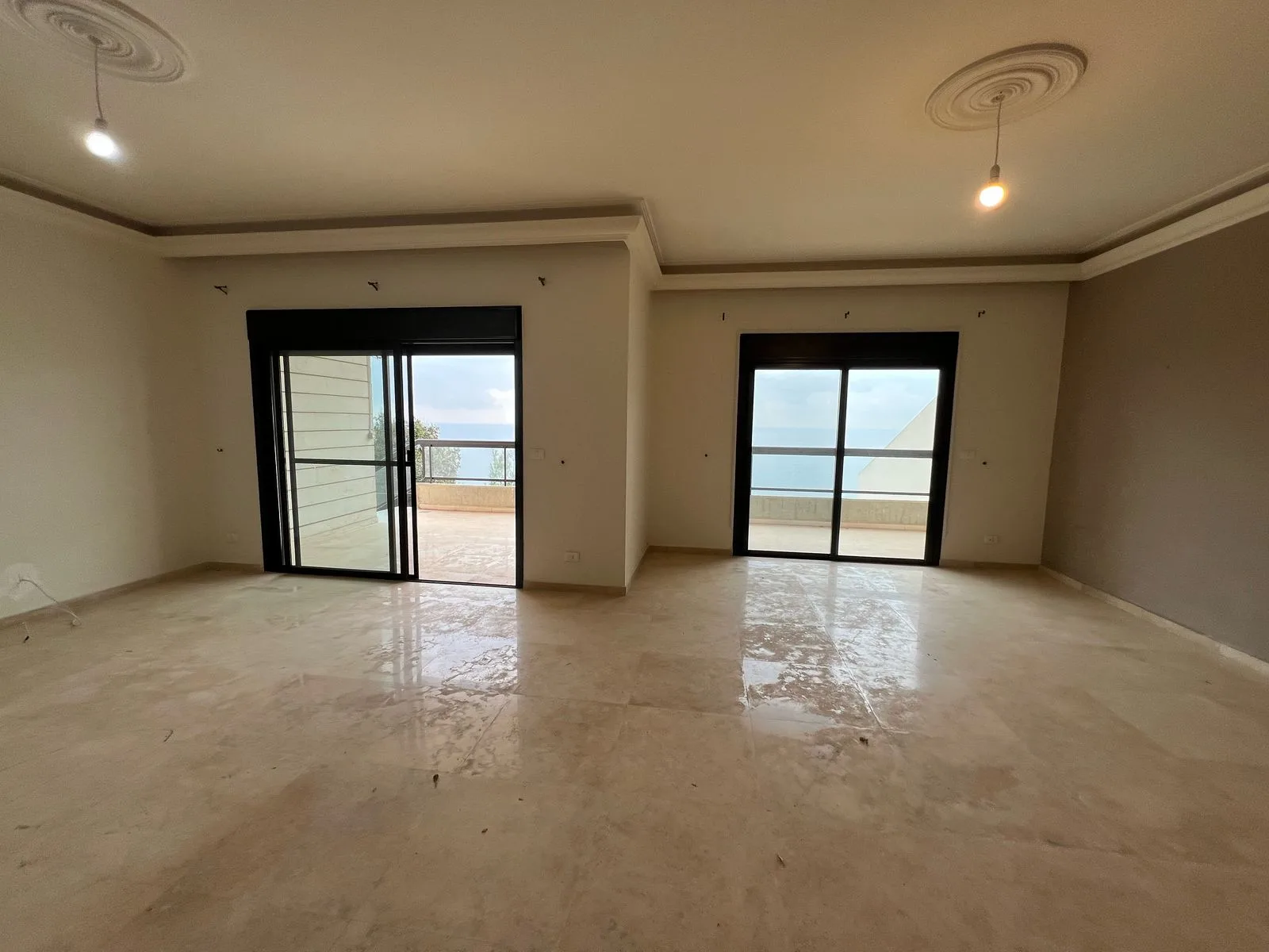 Apartment for Sale in Sahel Aalma, Lebanon — الصورة 2