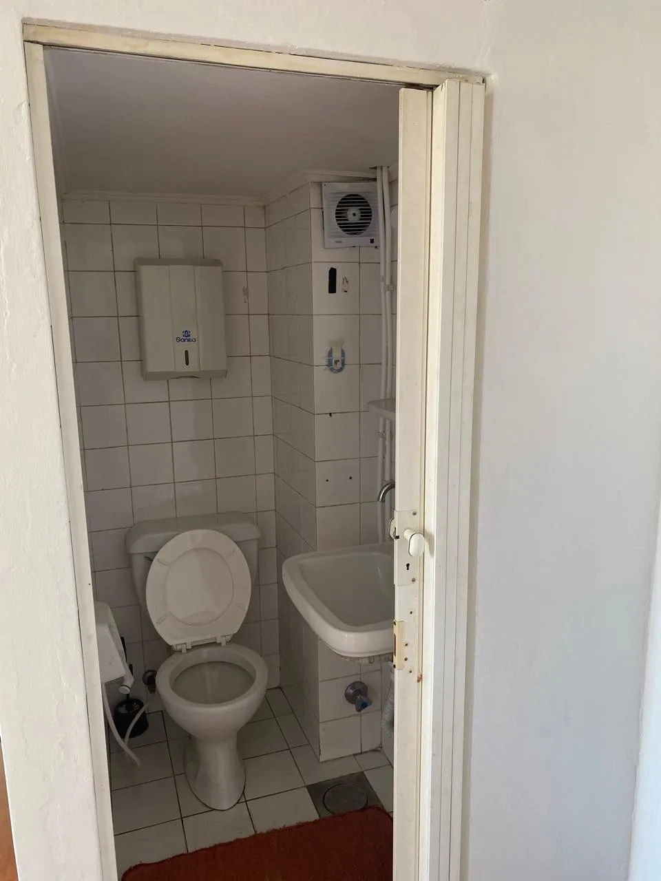 Office for Rent in Forn El Chebbak, Lebanon — الصورة 9