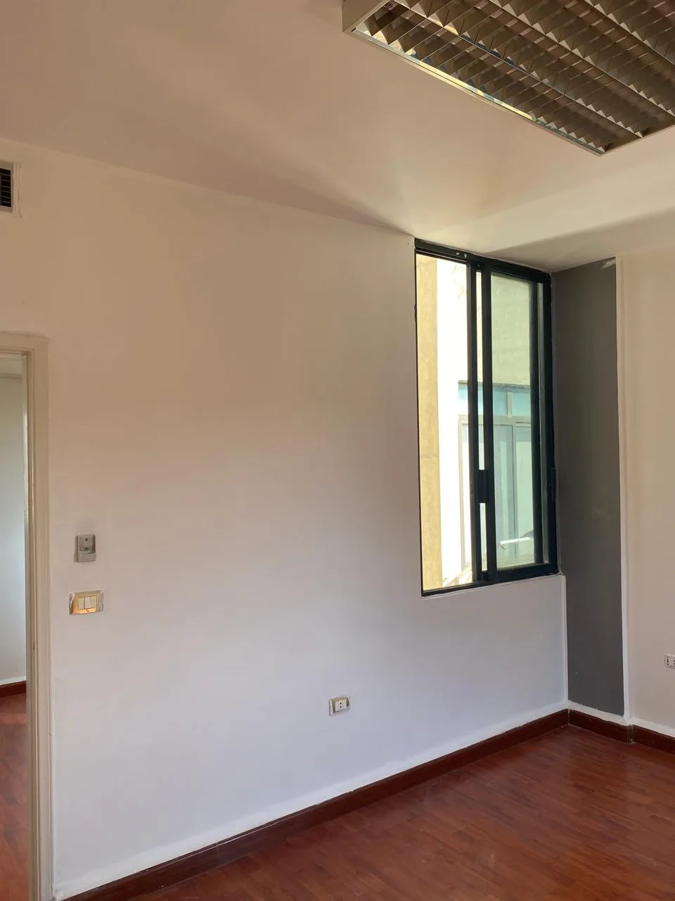 Office for Rent in Forn El Chebbak, Lebanon — الصورة 8