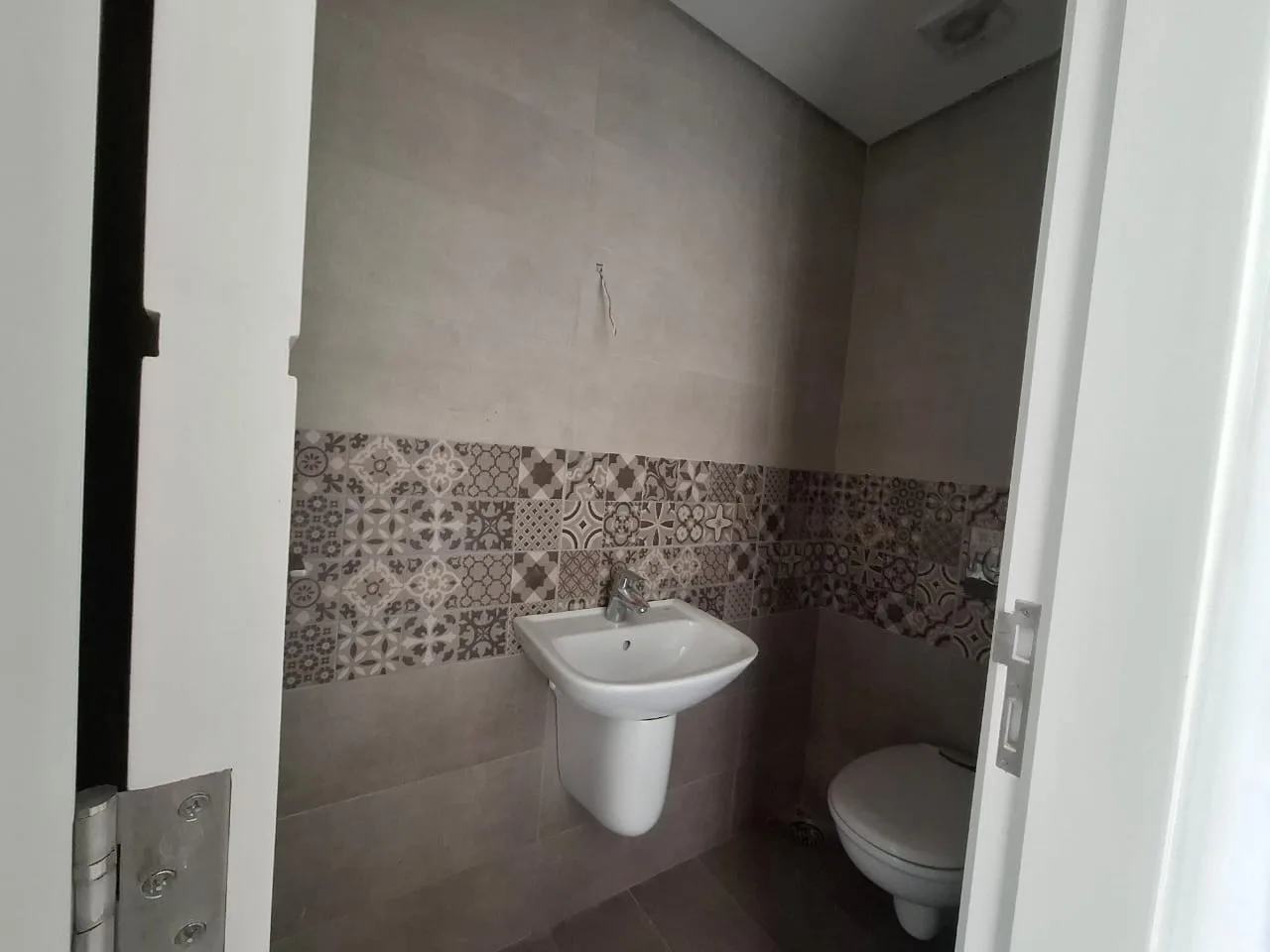 Apartment for Rent in Fatqa, Lebanon — الصورة 6