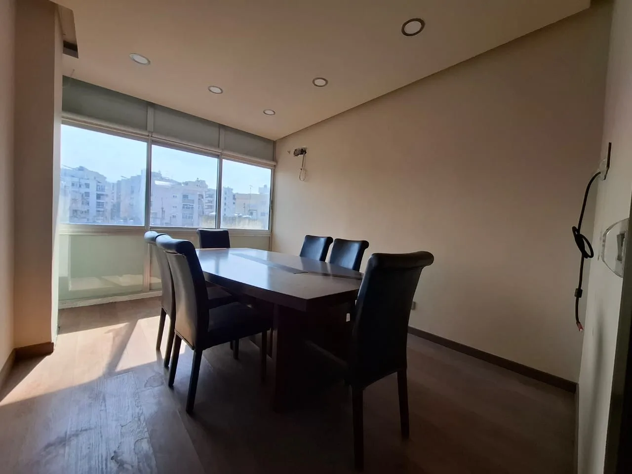 Office for rent in Adonis