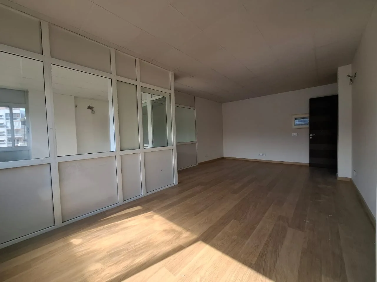 Office for rent in Adonis — الصورة 5