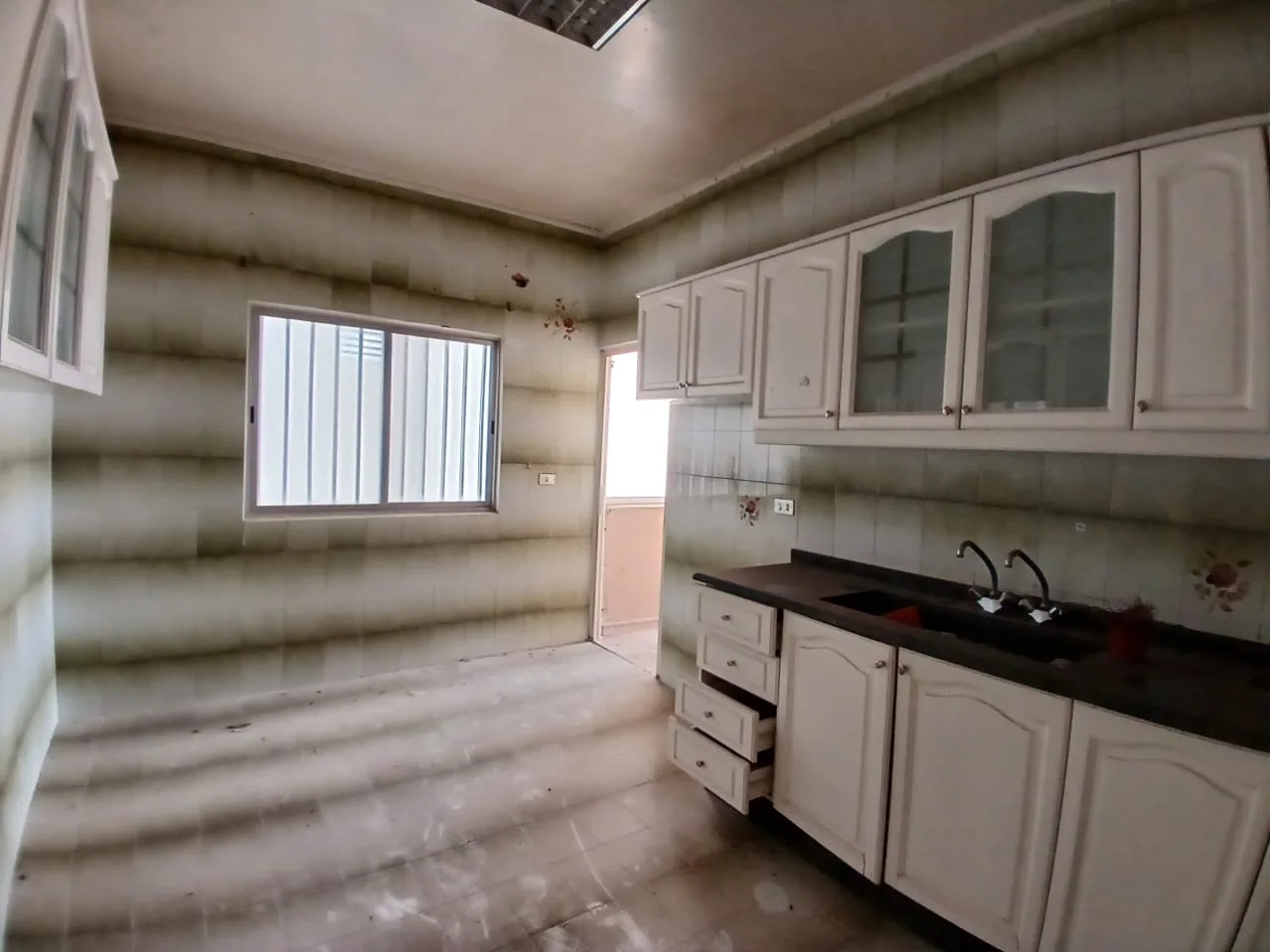 Apartment for Sale in Antelias, Lebanon — الصورة 6