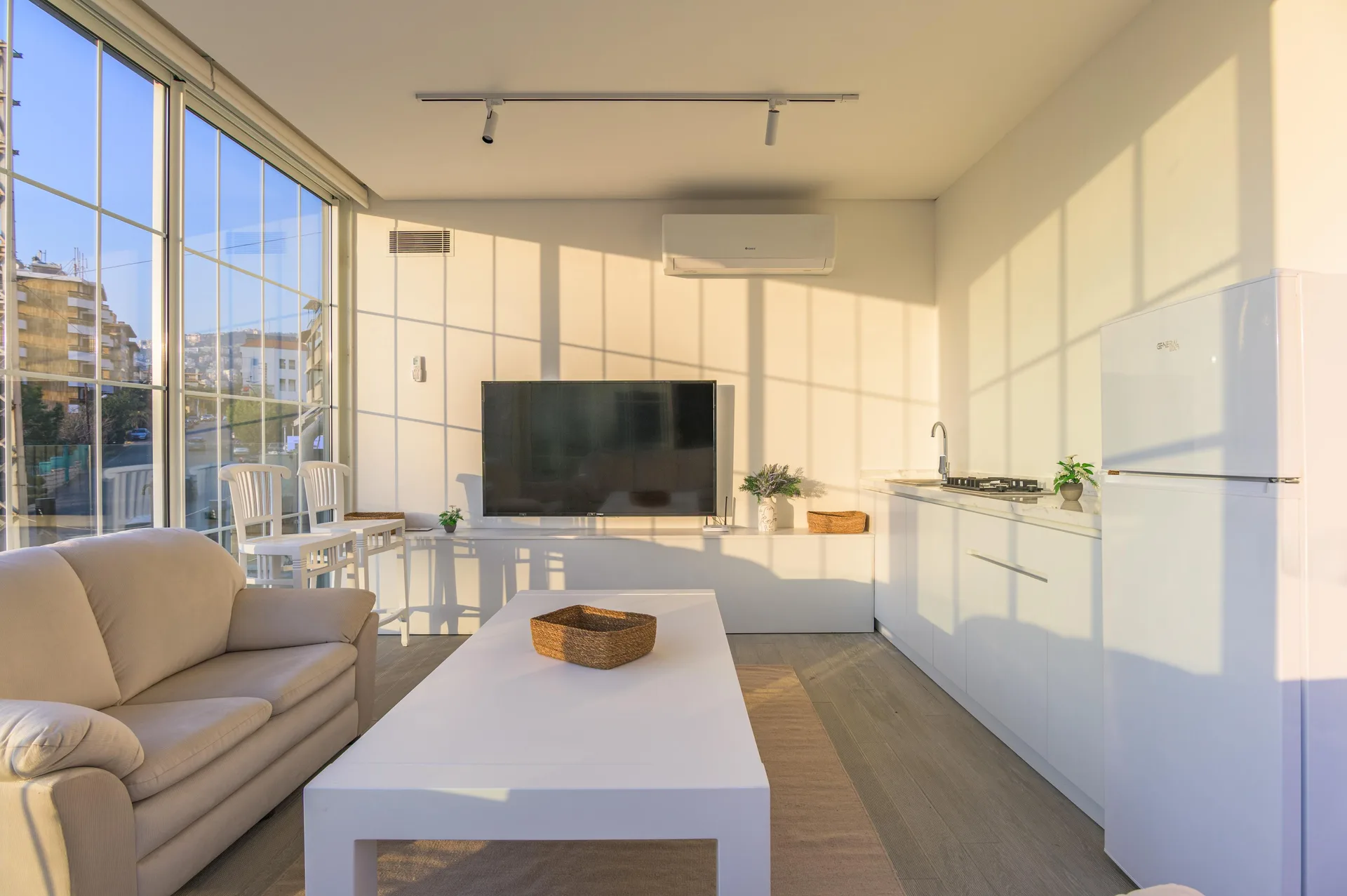 Chalet for rent in Kfar Hbab — الصورة 7
