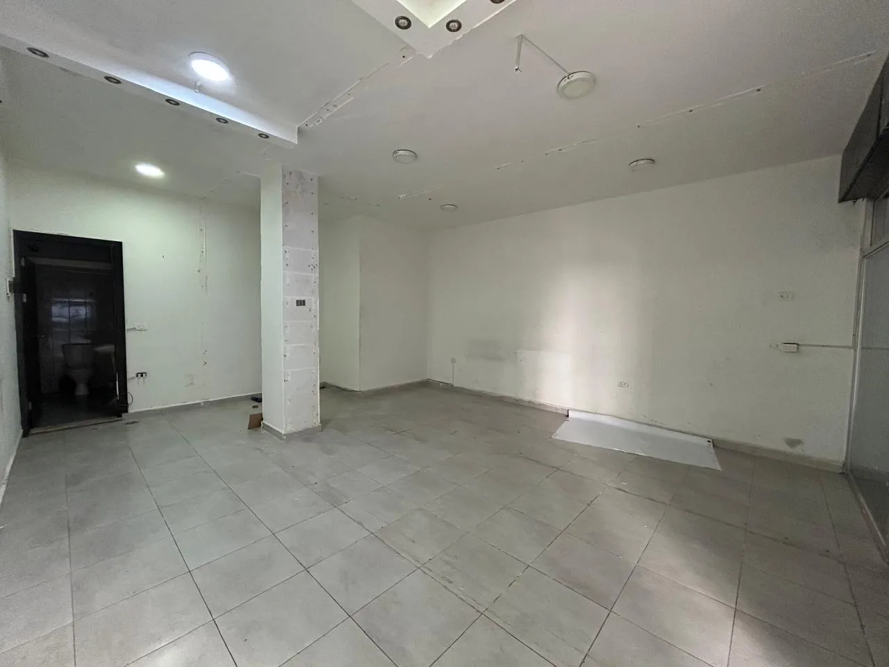 Shop for rent in Kraytem — الصورة 2