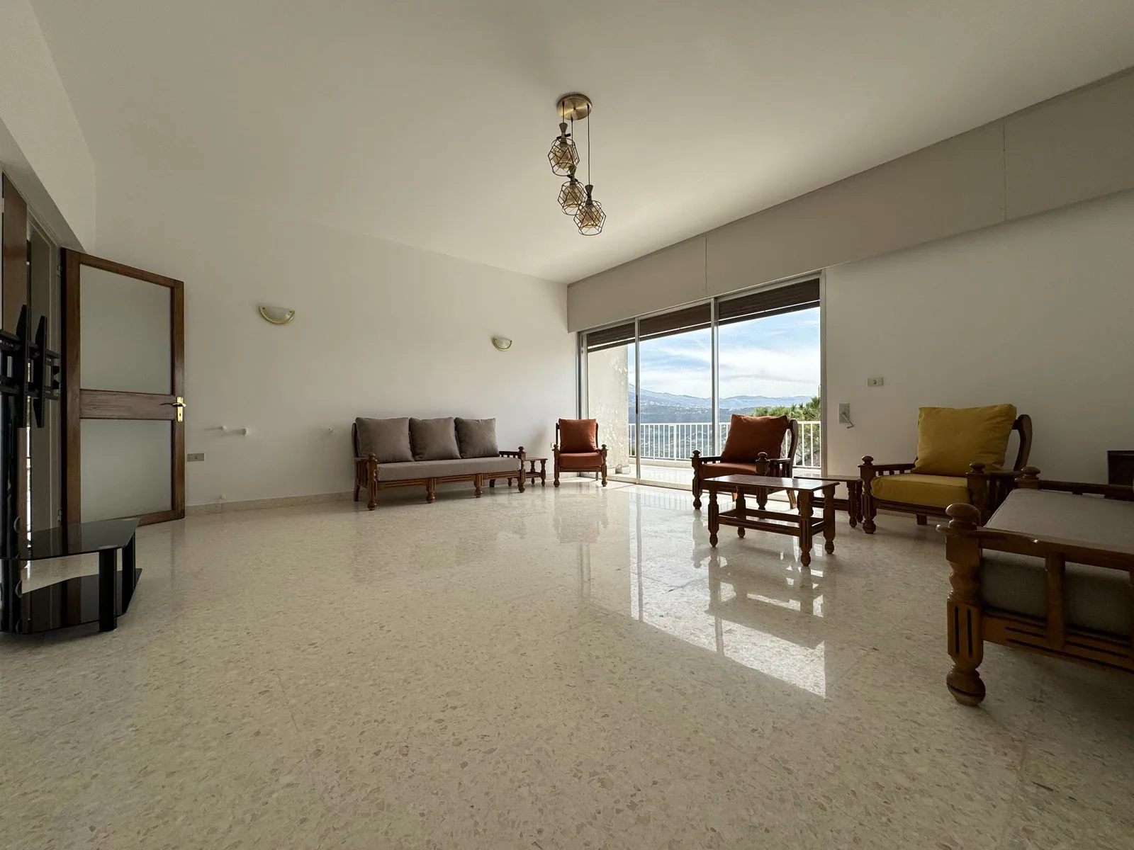 Apartment for Rent in Baabdat, Lebanon — الصورة 5