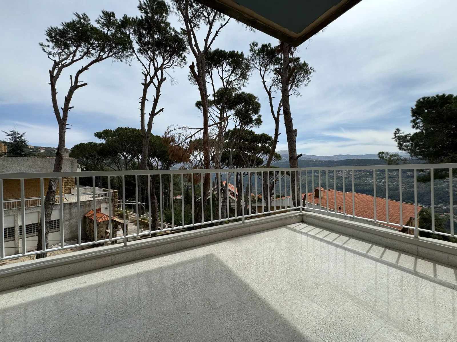 Apartment for Rent in Baabdat, Lebanon — الصورة 7