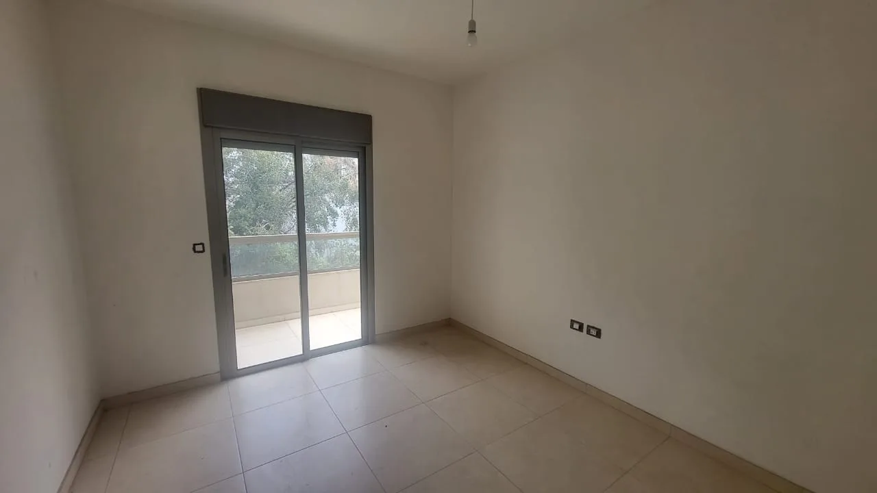 Apartment for Sale in Haret Sakher, Lebanon — الصورة 3