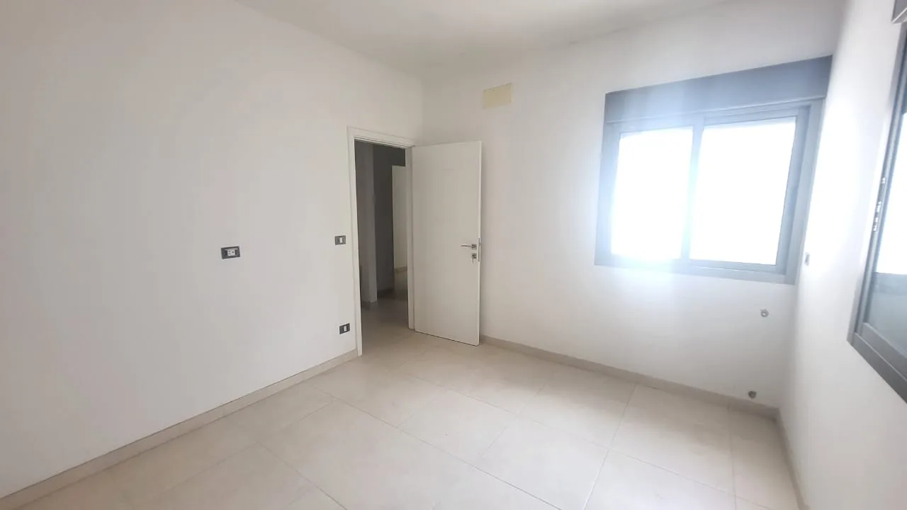 Apartment for Sale in Haret Sakher, Lebanon — الصورة 6