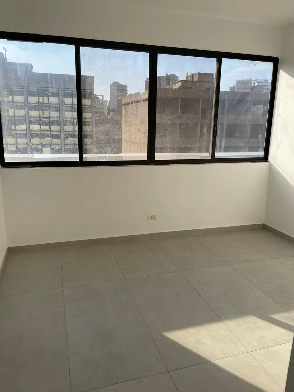 Office for Sale in Sin El Fil — الصورة 2
