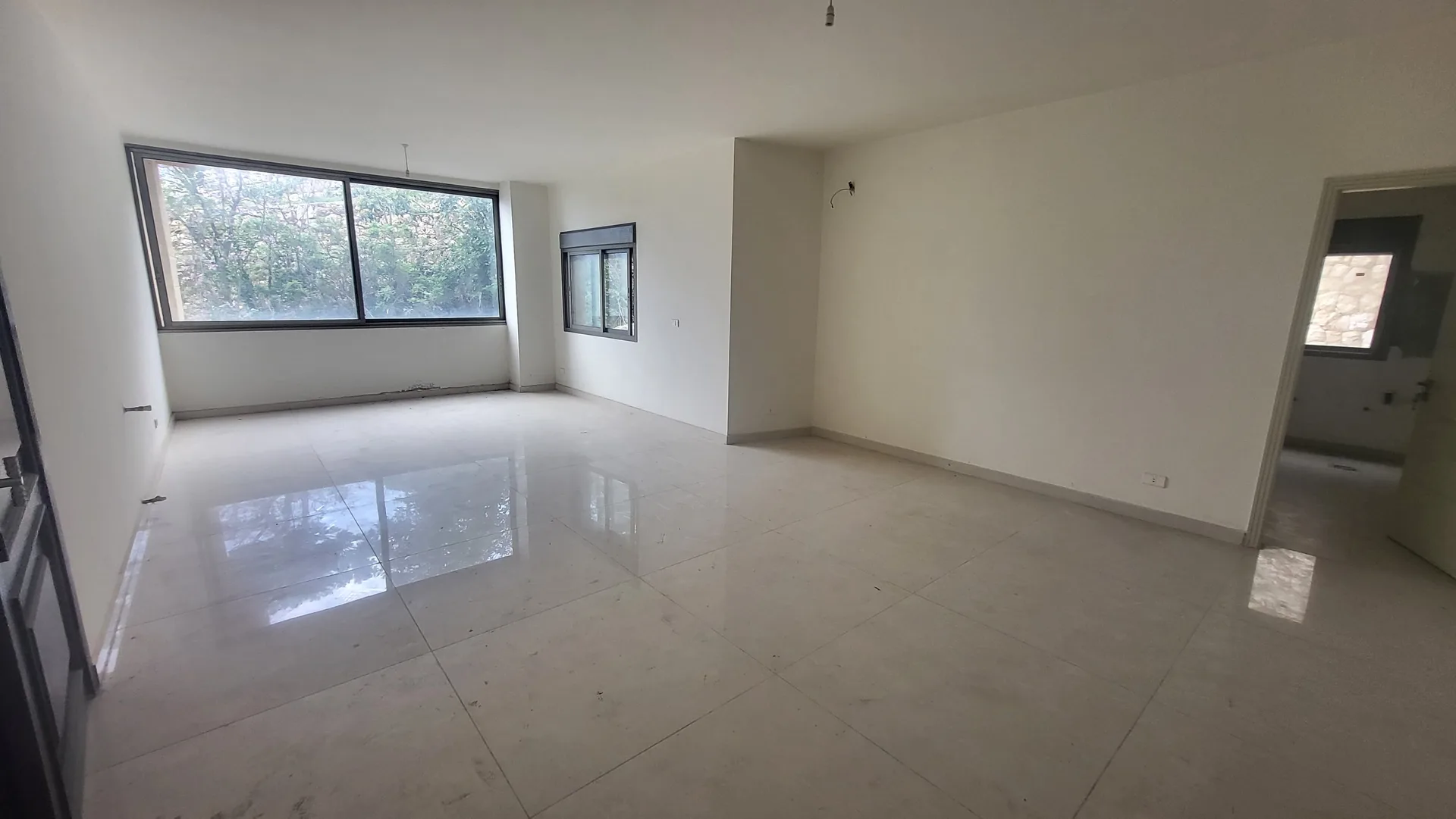 Apartment for Sale in Sahel Aalma, Lebanon — الصورة 3