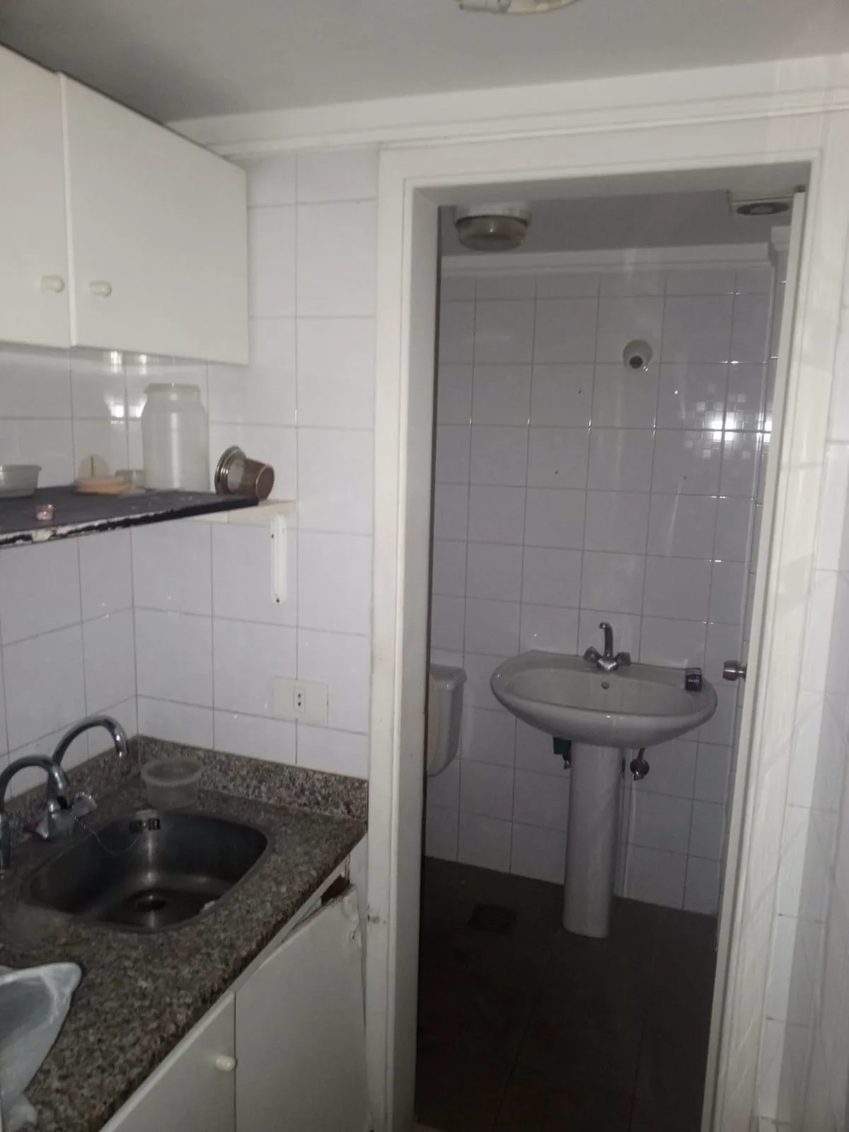 Office for Rent in Saifi , Beirut, Lebanon — الصورة 3