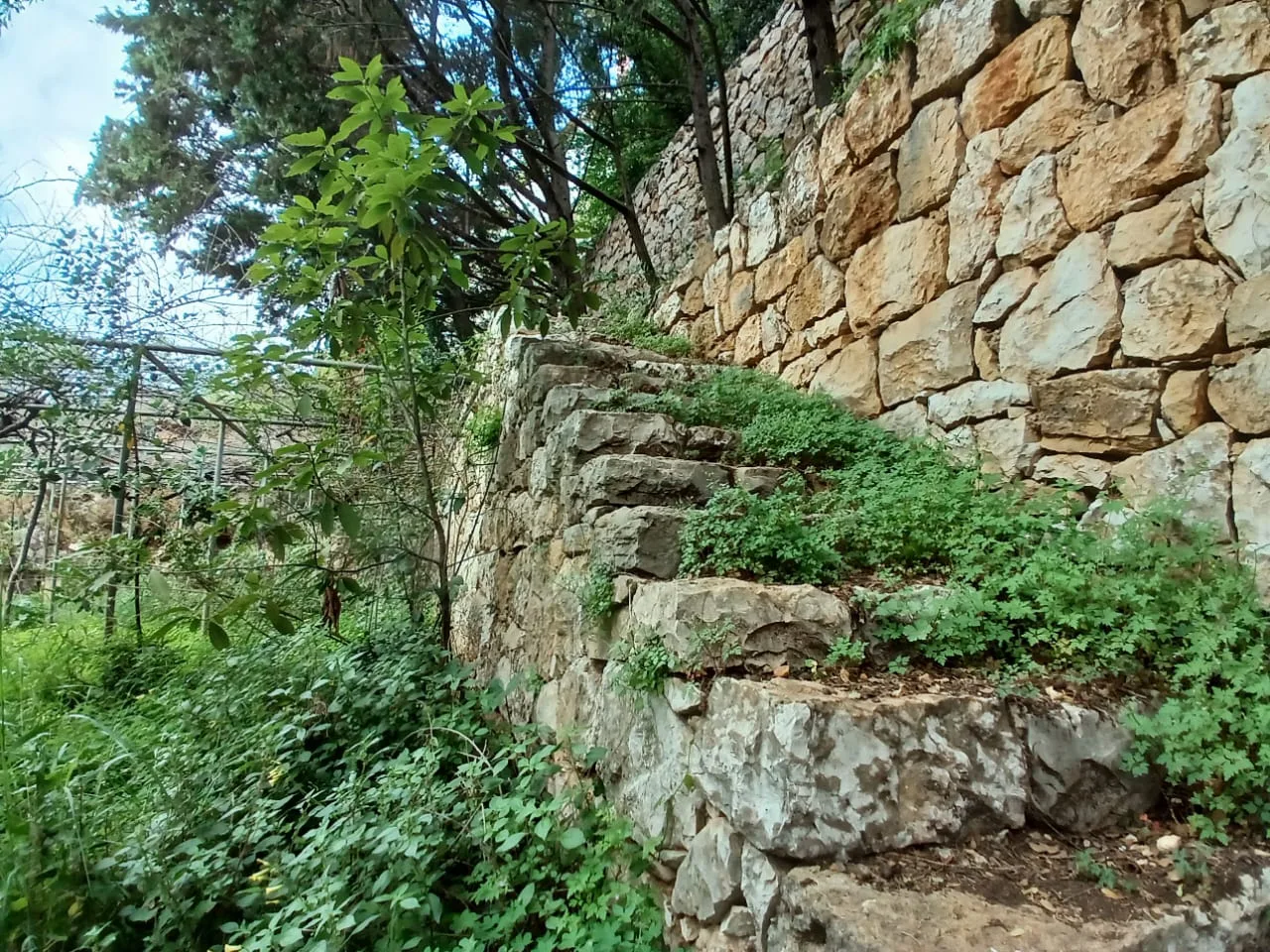Villa for Sale in Qornet El Hamra, Lebanon — الصورة 8