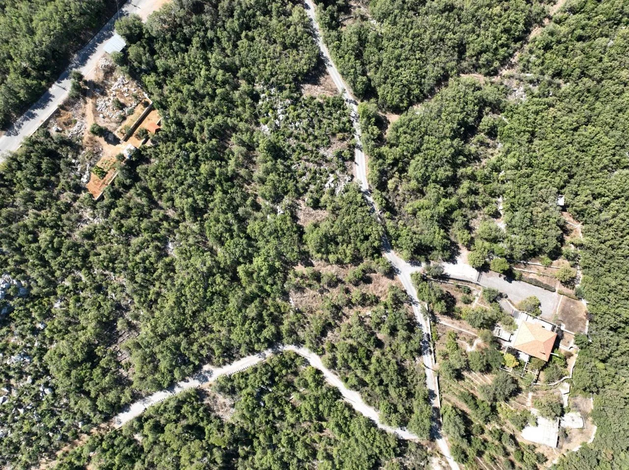 Land for Sale in Baskinta, Lebanon — الصورة 2