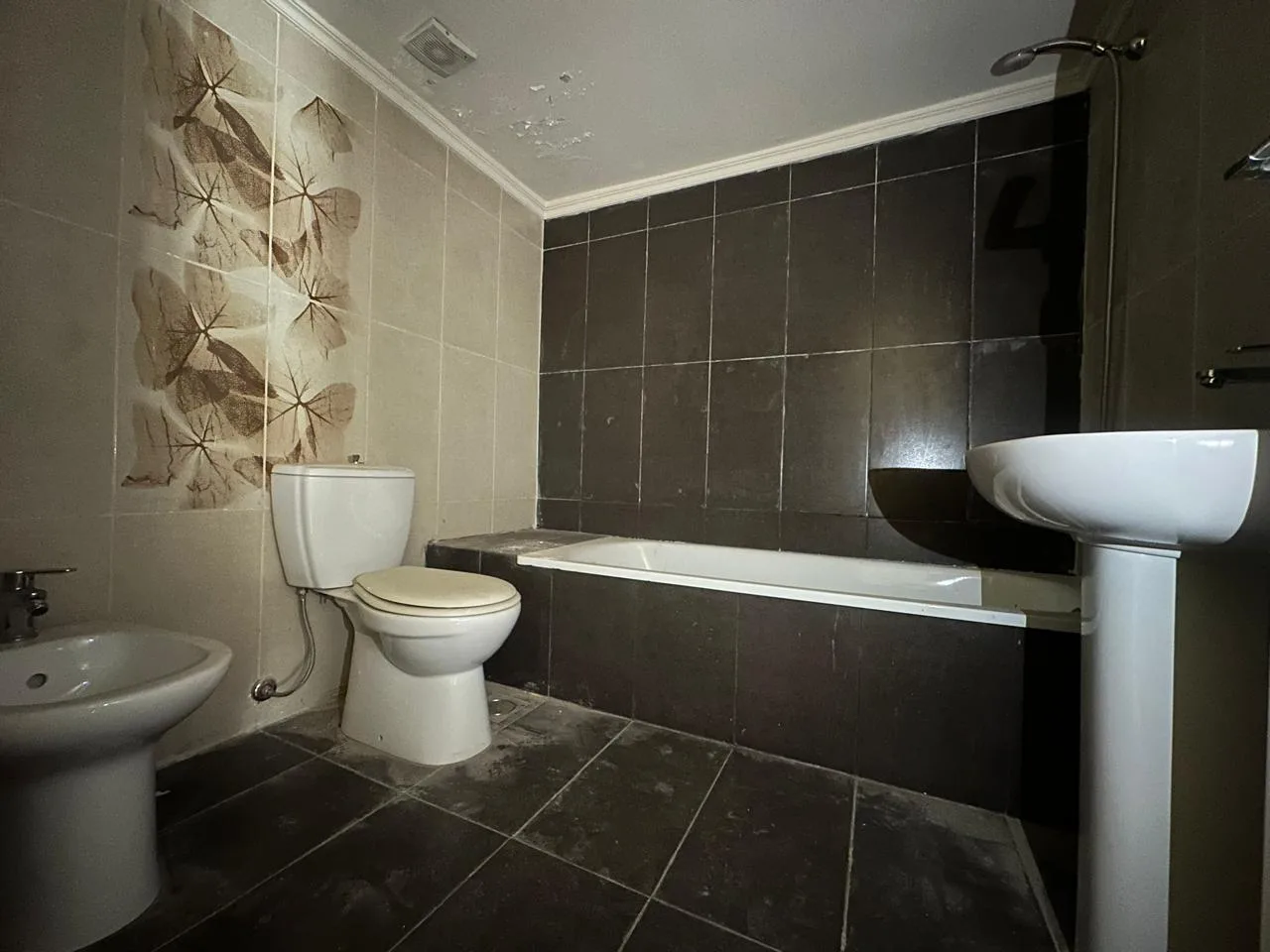 Apartment for Sale in Mansourieh, Lebanon — الصورة 7