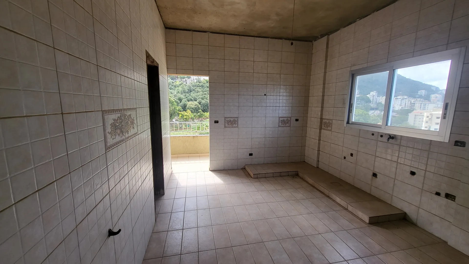 Apartment for Sale in Haret Sakher, Lebanon — الصورة 5