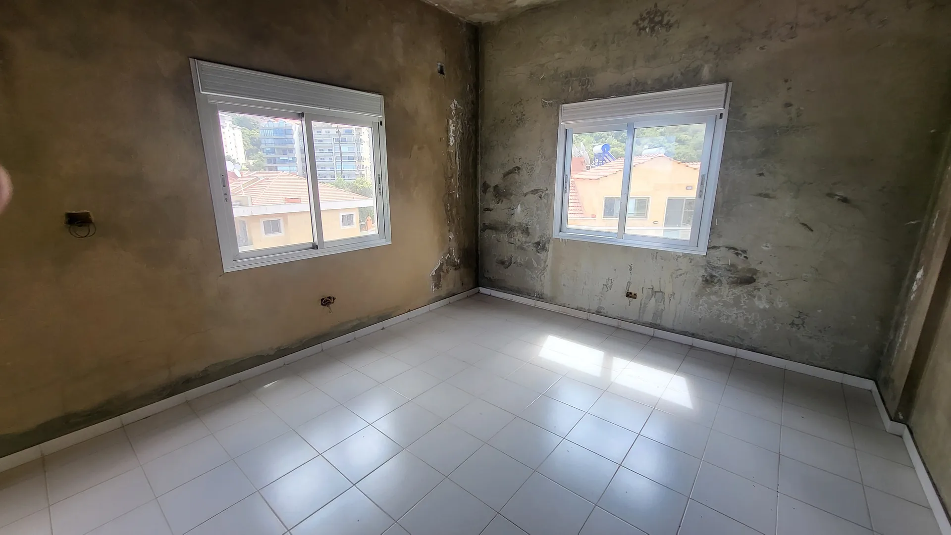 Apartment for Sale in Haret Sakher, Lebanon — الصورة 6