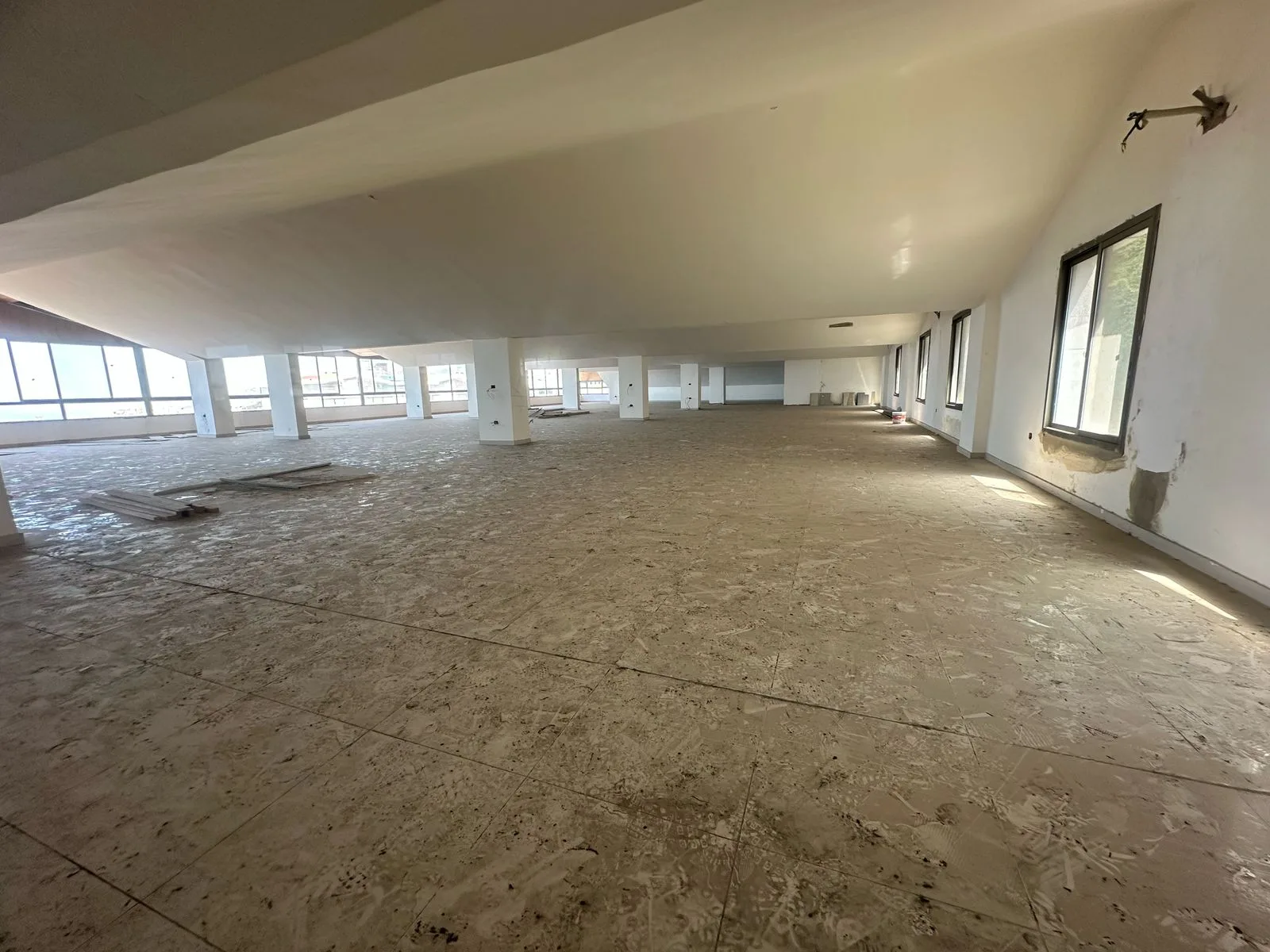 Office for rent in Mtaileb — الصورة 4