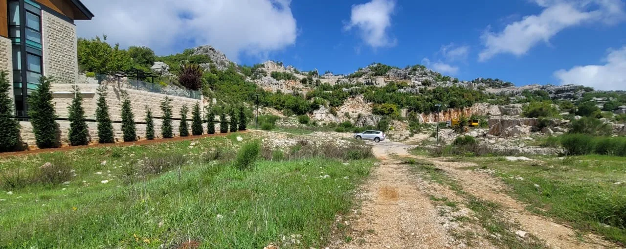 Land for Sale in Aachqout, Lebanon — الصورة 2