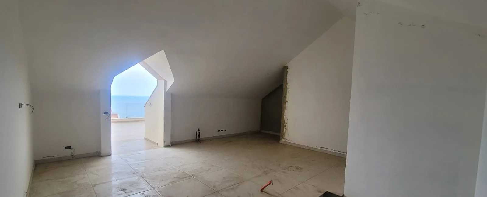 Duplex for Sale in Sahel Aalma, Lebanon — الصورة 4