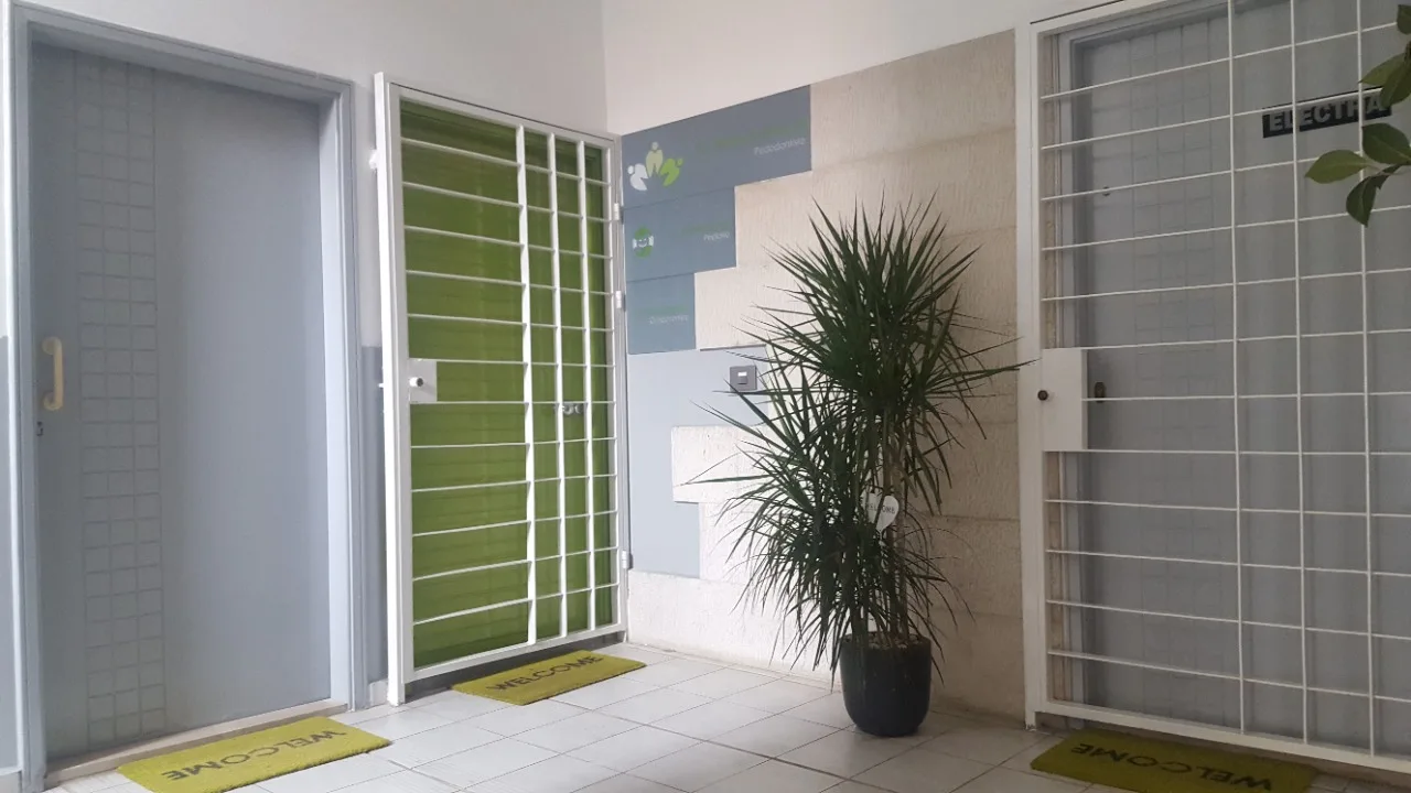 Office for rent in Ballouneh