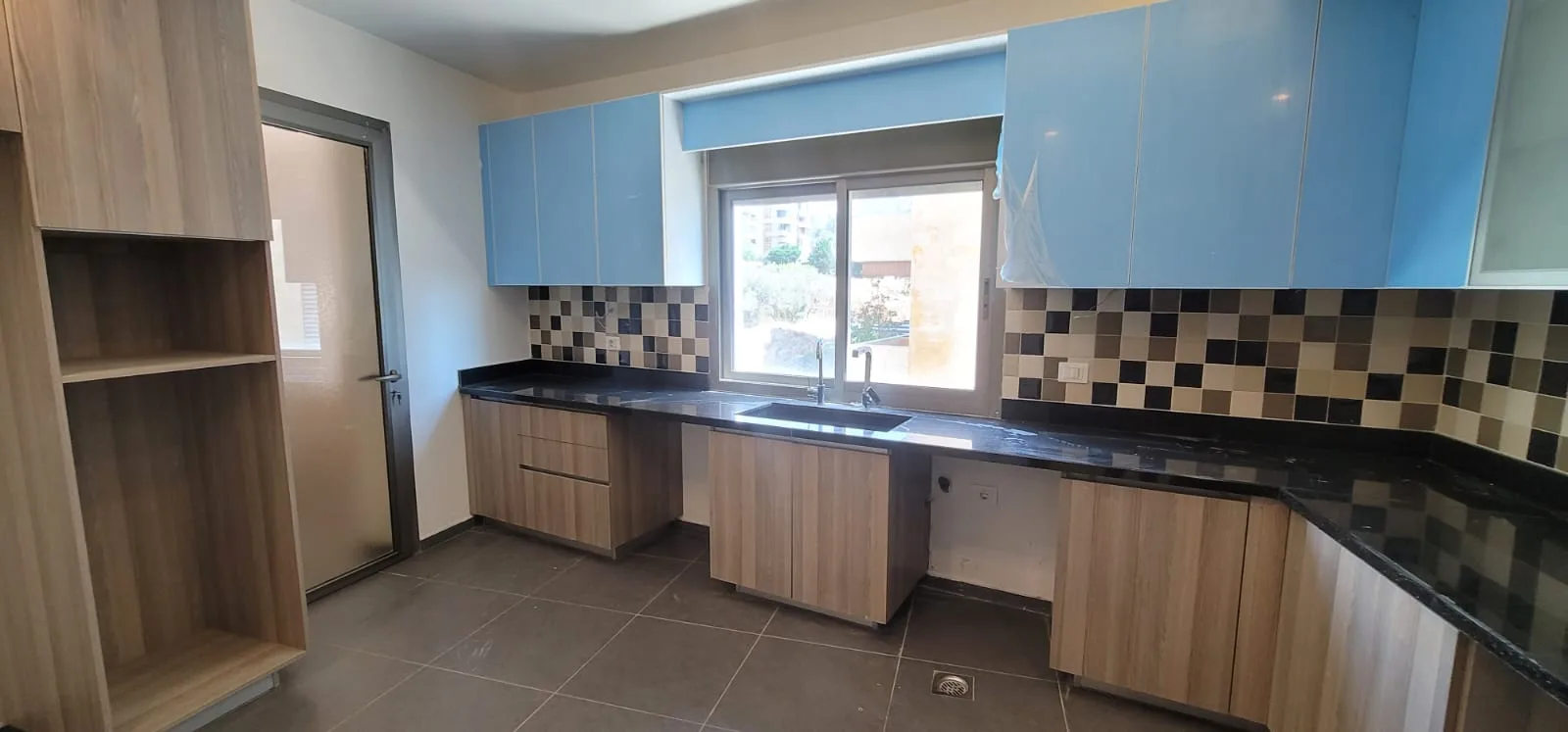 Apartment for Sale in Sahel Aalma, Lebanon — الصورة 3