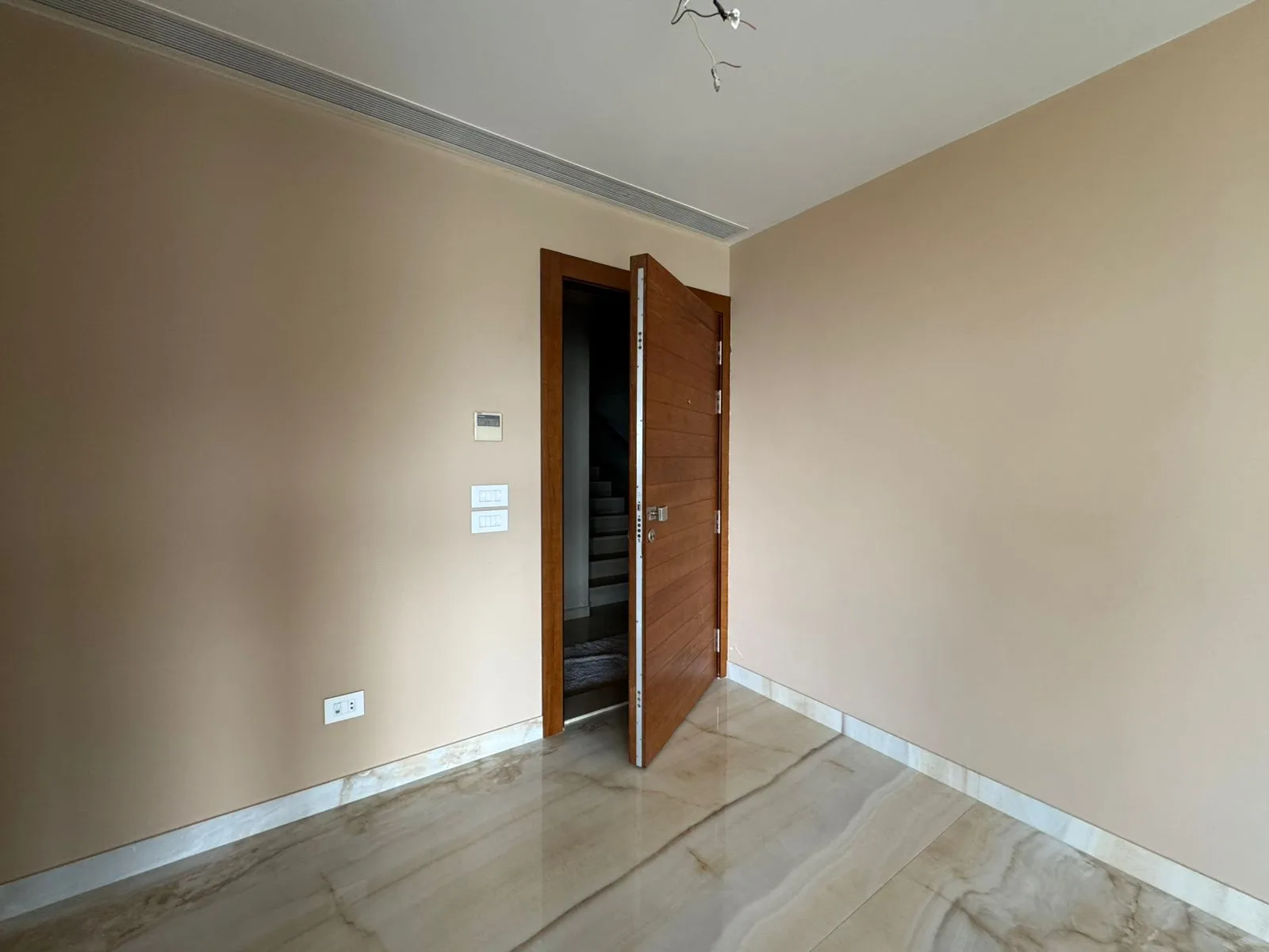 Apartment for Rent in Montiverdi, Lebanon — الصورة 7
