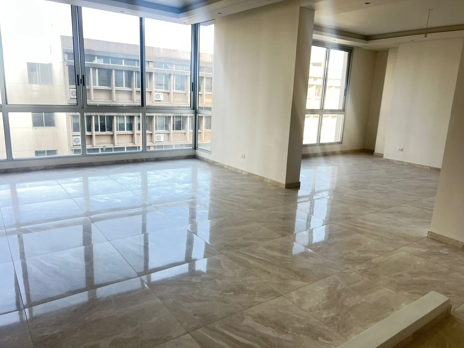 Apartment for Sale in Ain el remmeneh, baabda — الصورة 2