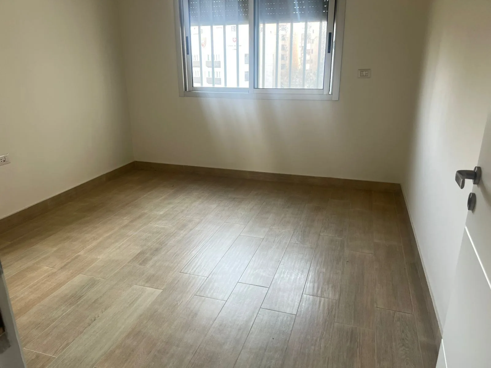 Apartment for Sale in Ain el remmeneh, baabda — الصورة 5