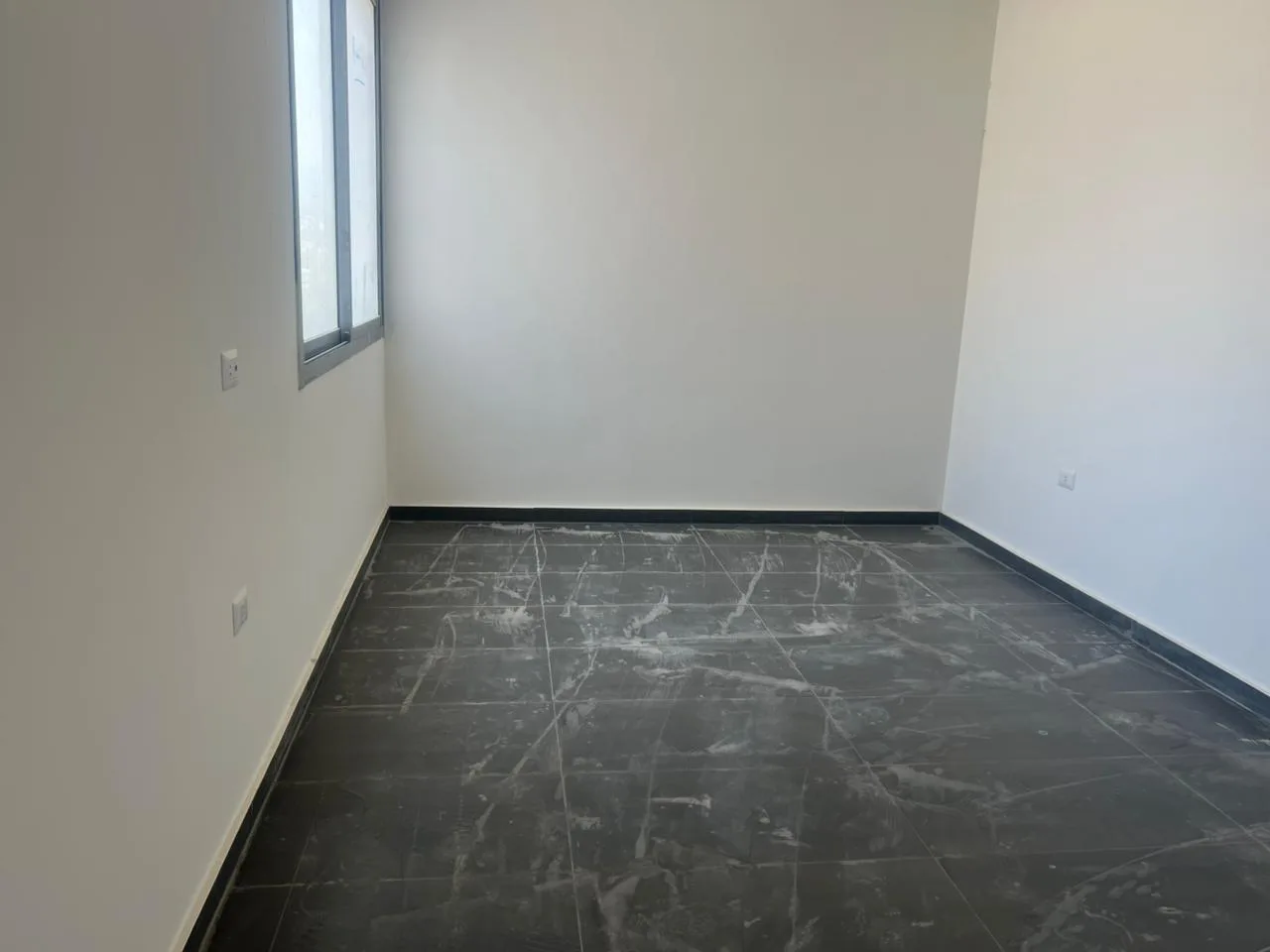 Apartment for Sale in Ain el remmeneh, baabda — الصورة 4