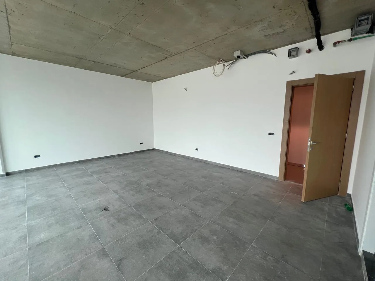Office for rent in Naqqache — الصورة 3