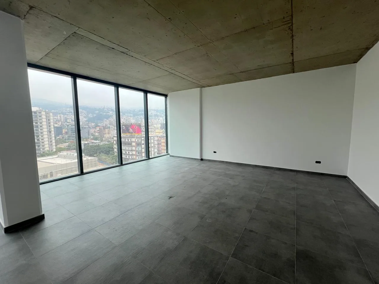 Office for rent in Naqqache