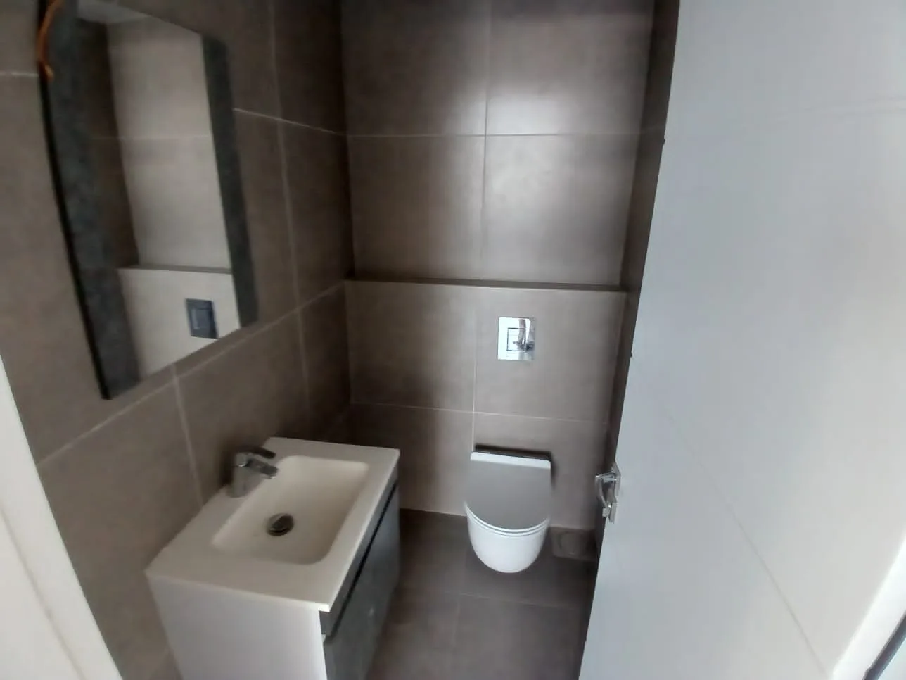 Office for rent in Dbayeh — الصورة 4